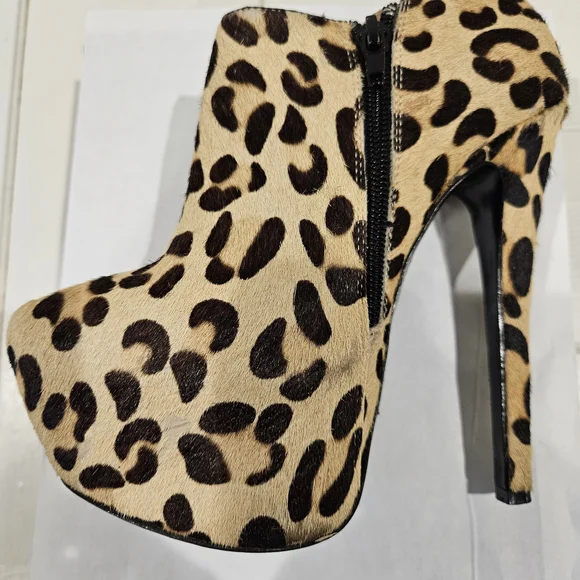 Steve Madden Leopard Print Stiletto Heels - Picture 9 of 10